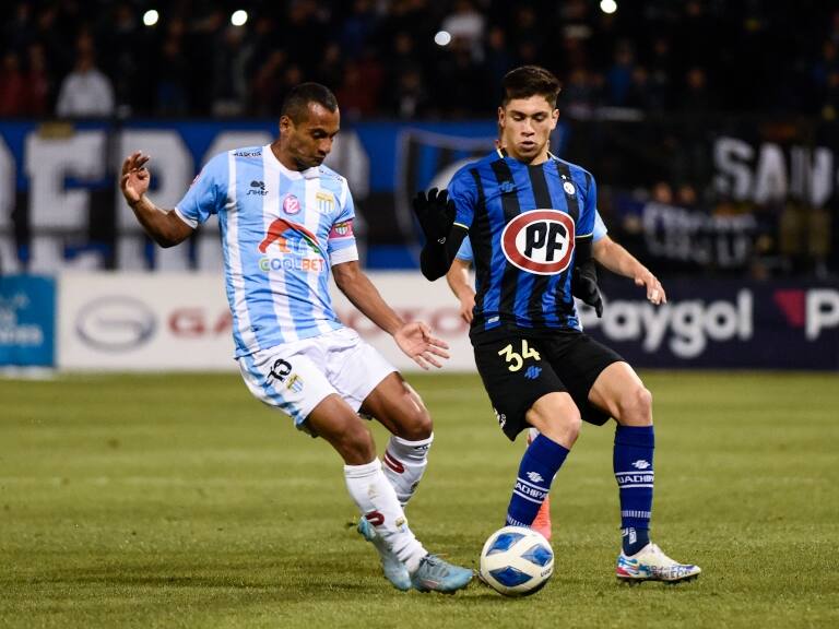César Cortés no pierde el foco en Magallanes: "Se nos ha dado un regalo con esta campaña en Copa Chile, pero la meta es el ascenso"