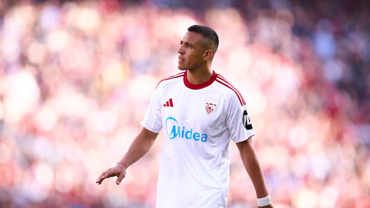 Día intenso para Alexis Sánchez: nació su hija y horas después sufrió un duro golpe con el Sevilla
