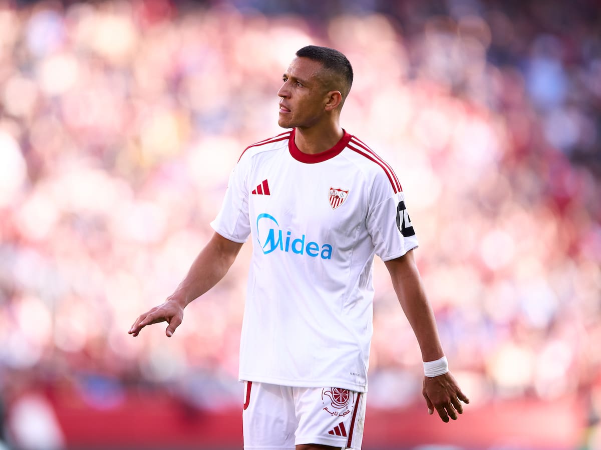 Día intenso para Alexis Sánchez: nació su hija y horas después sufrió un duro golpe con el Sevilla