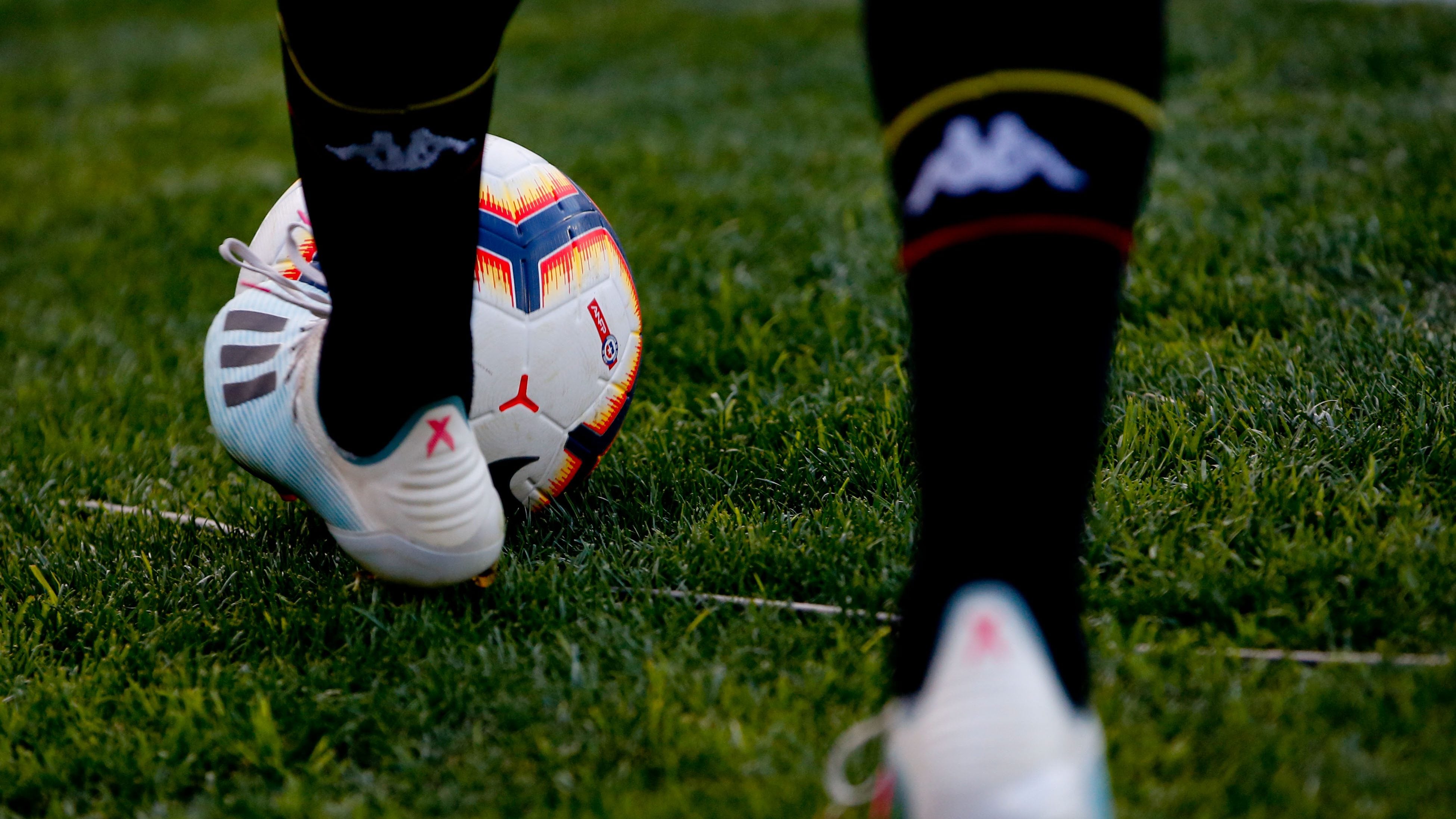 15 de OCTUBRE del 2019/SantiagoPelota y zapatos ,durante el partido valido por la Dcima fecha de la segunda ronda del Campeonato Nacional AFP PlanVital, entre Union Espaola vs Coquimbo Unido, disputado en el estadio Santa Laura. 
FOTO:FRANCISCO LONGA/AGENCIAUNO