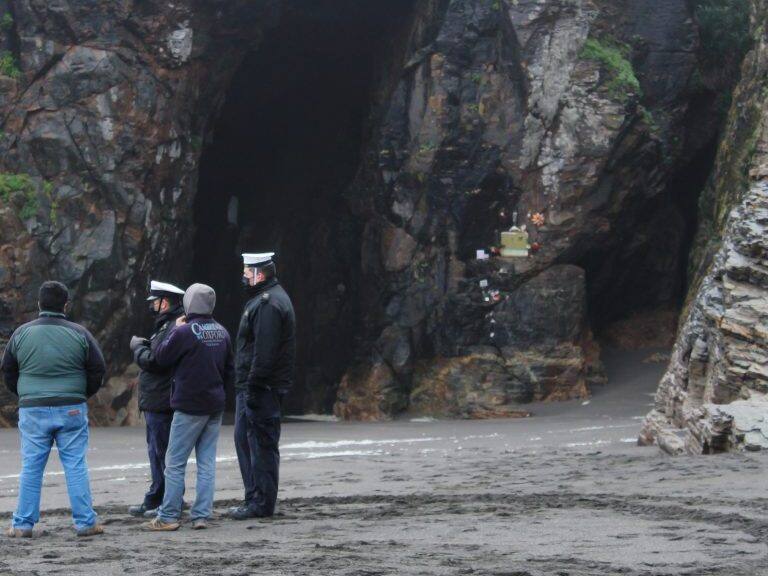 Continúa la búsqueda en Cobquecura: Aún no hay rastro de los tres jóvenes desaparecidos en la Iglesia de Piedra.