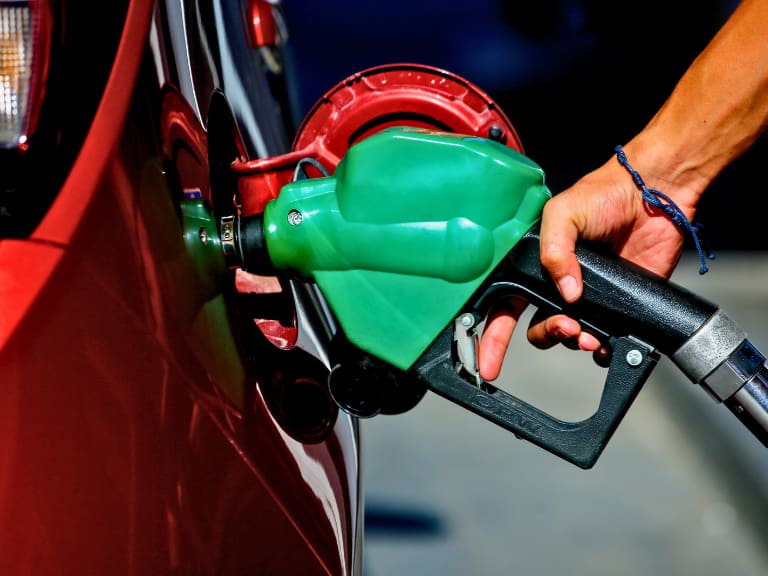 Alza de la bencina en Chile: qué pasaría con mi auto si cambio de 97 a 93 octanos para ahorrar dinero