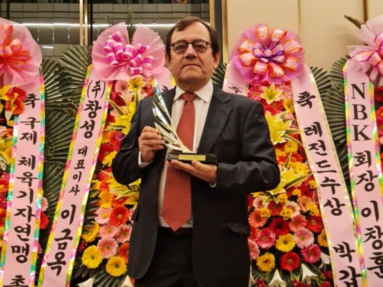 Danilo Díaz es premiado a nivel internacional por reportaje sobre el arbitraje nacional