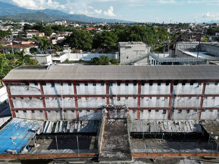 Imagen de los daños que dejó el incendio en una cárcel de Colombia