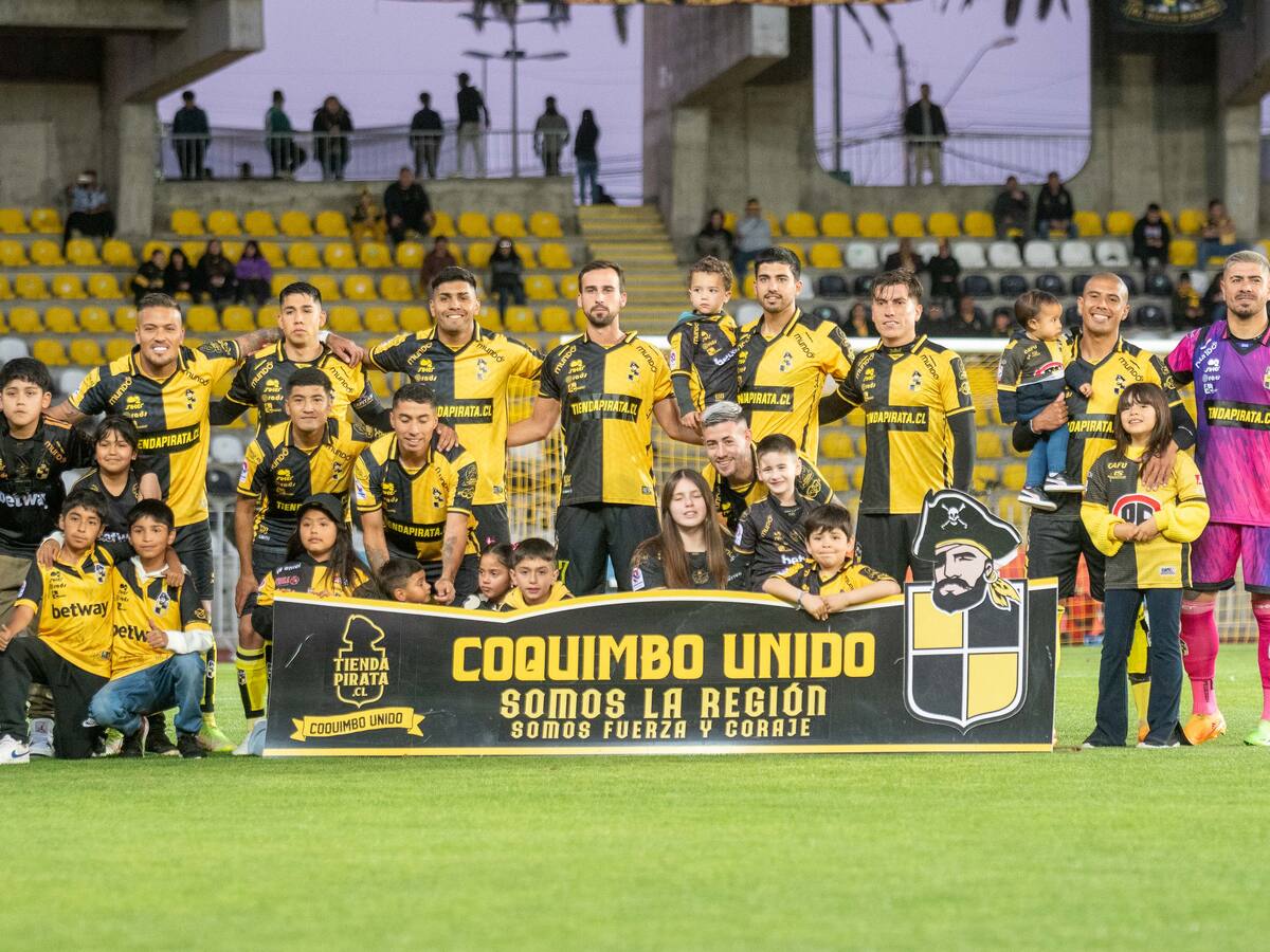 “Venimos a competir”: Coquimbo Unido ya está en Perú para disputar la Noche Crema ante Universitario