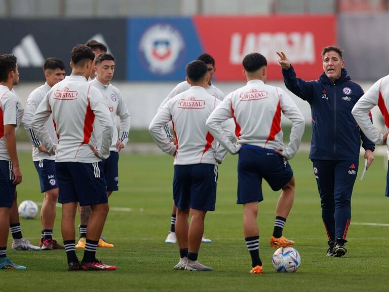 Eduardo Berizzo motiva a los Sub 23 de cara a los amistosos FIFA de junio: "El que llega a Juan Pinto Durán tiene que pensar en quedarse"