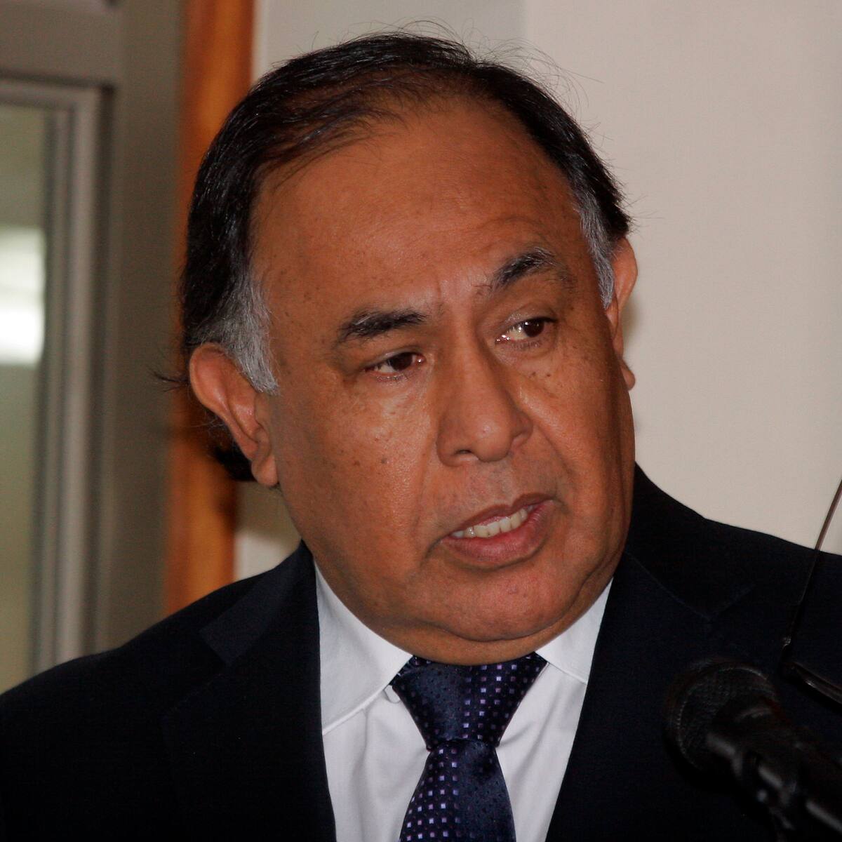 Trama bielorrusa: Senado vota acusación constitucional contra ministro Diego Simpertigue