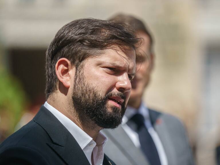 “Le agradecí por...”: El mensaje del Presidente Boric a Ricardo Lagos tras anuncio de su retiro