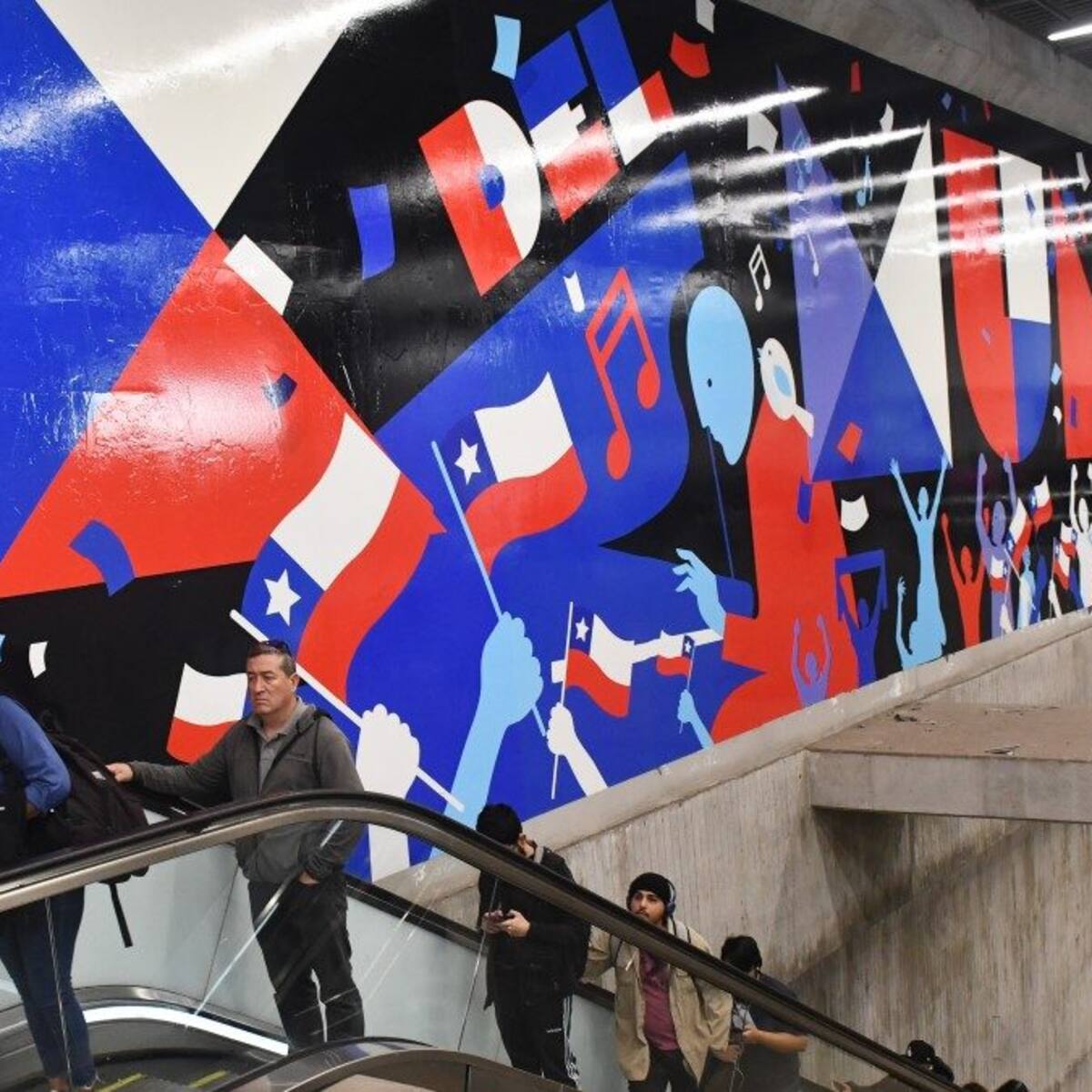Metro de Santiago anunció extensión de horario en estación Pedrero por partido de La Roja