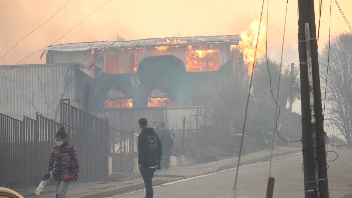 “Ojalá nos permitan sacar un porcentaje de las AFP”: el llamado de dirigenta de Villa Miramar tras incendios forestales