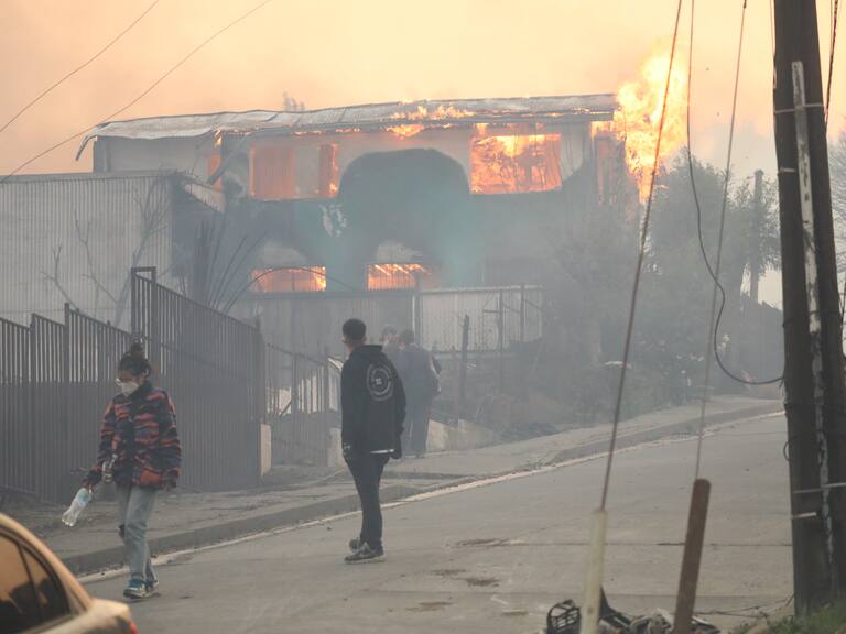 “Ojalá nos permitan sacar un porcentaje de las AFP”: el llamado de dirigenta de Villa Miramar tras incendios forestales