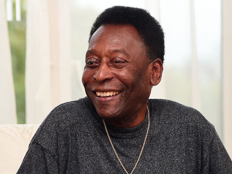 Nietos de Pelé publican emotiva imagen con su abuelo en el hospital: «Todo tiene su tiempo»