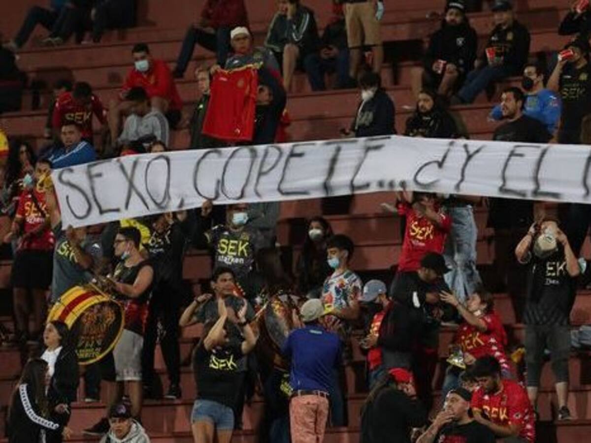 El lienzo que denuncia actos indisciplina en Unión Española tras su eliminación de Copa Sudamericana