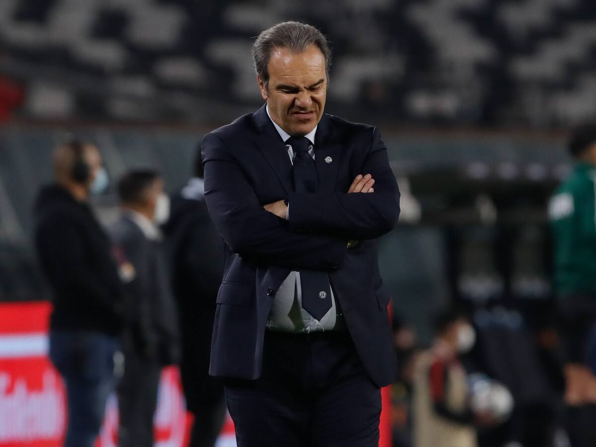 ¿Galdames por Isla? Hinchas arremetieron contra Lasarte tras empate de Chile frente a Ecuador