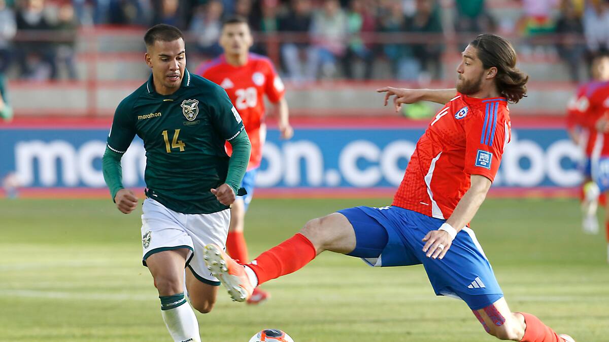 Francisco Sierralta pide disculpas por su expulsión ante Bolivia: “Me duele el alma por haber cometido ese error”