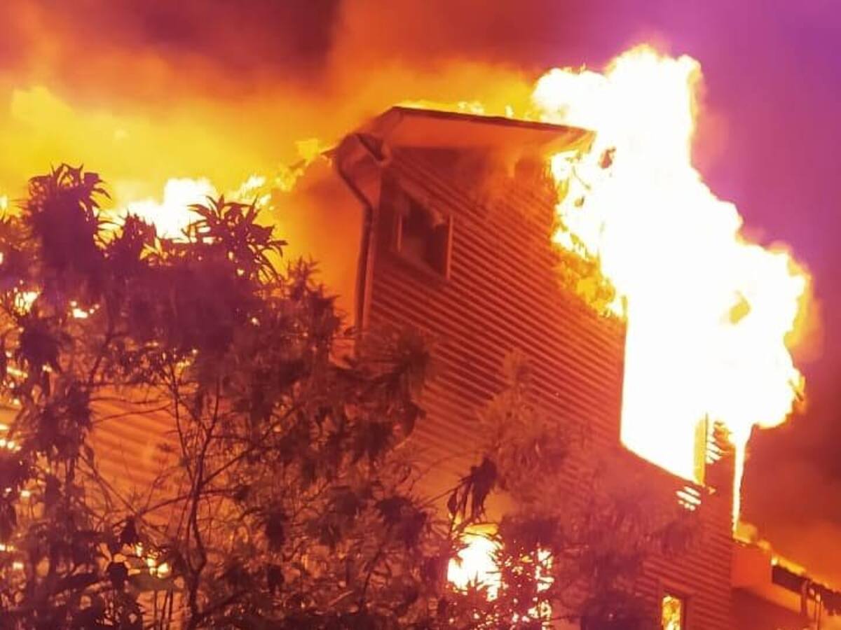 Ataque incendiario dejó dos cabañas destruidas en Tirúa