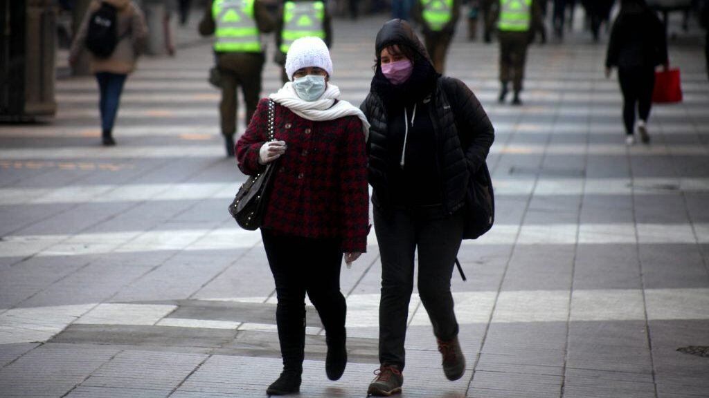 17 DE AGOSTO DE 2020/SANTIAGO
Personas en calle Paseo Ahumada, mientras que Santiago Centro ingrese a Fase 2 del plan Paso a Paso, durante la pandemia por Coronavirus, Santiago.
FOTO: AILEN DÍAZ/AGENCIAUNO