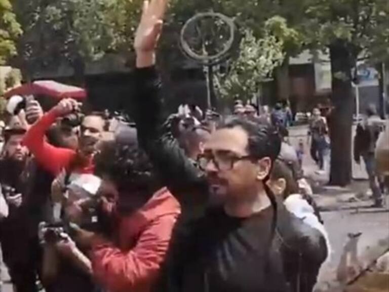 Vocalista de Lucybell le pidió a militares que se alejaran de manifestación en Plaza Italia