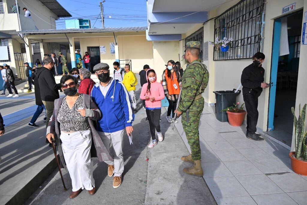 El día de votación en Quito para el plebiscito y las municipales de Ecuador
