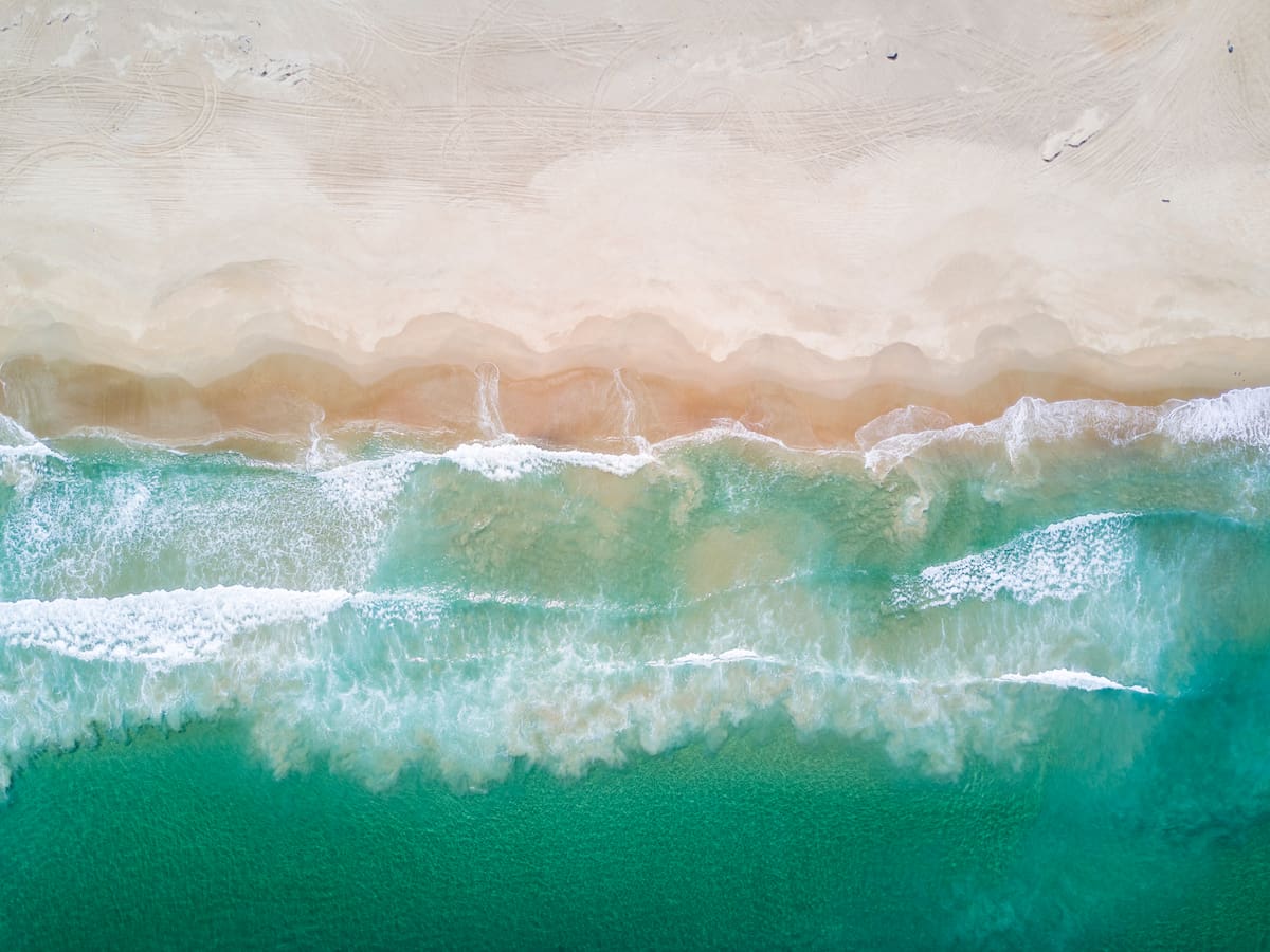 “Destaca por su entorno paradisíaco”: Esta es la playa más bonita del litoral central de Chile, según una IA