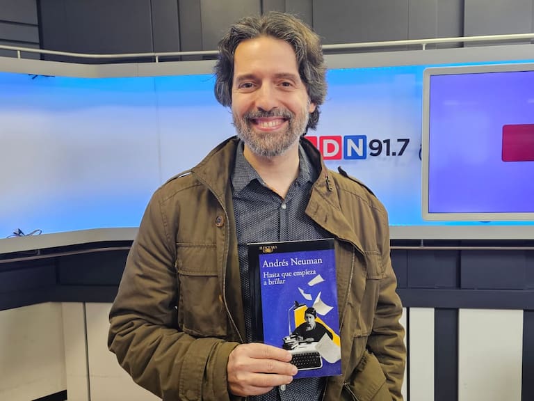La novela que pone en jaque a la Real Academia: Andrés Neuman presenta “Hasta que empieza a brillar”