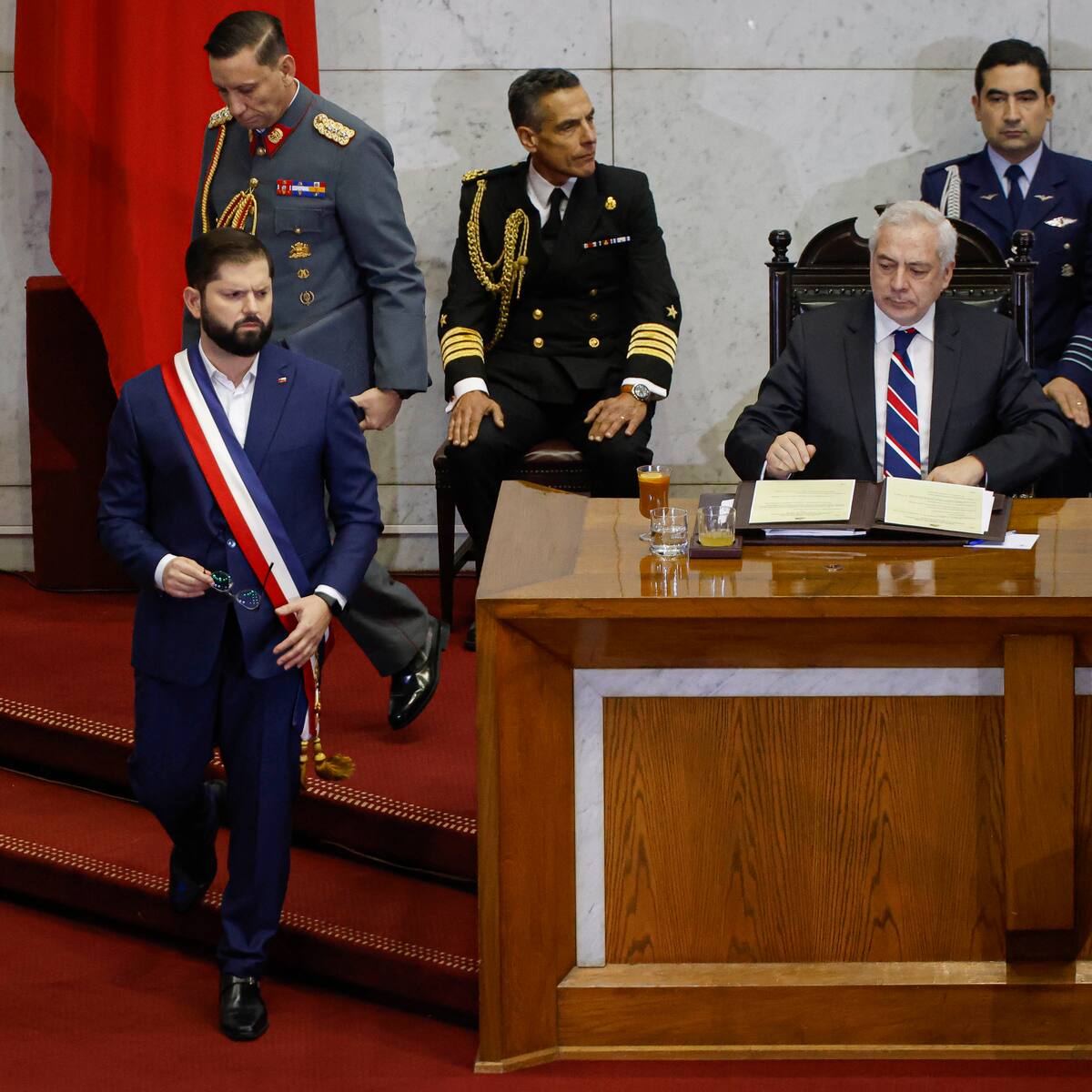 Boric por procesos constitucionales: “La ciudadanía le enseñó a la política que no tiene sentido pretender pasarnos aplanadoras mutuamente”