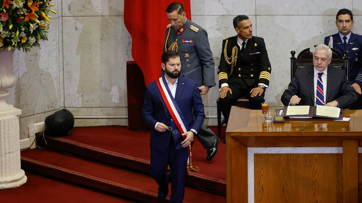 Boric por procesos constitucionales: “La ciudadanía le enseñó a la política que no tiene sentido pretender pasarnos aplanadoras mutuamente”