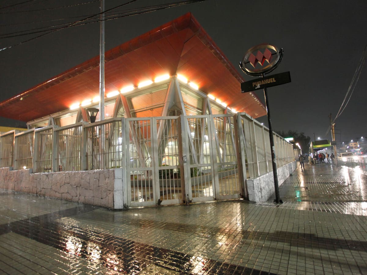Metro de Santiago informó suspensión de servicio en Línea 5 entre estaciones Pudahuel y Gruta de Lourdes