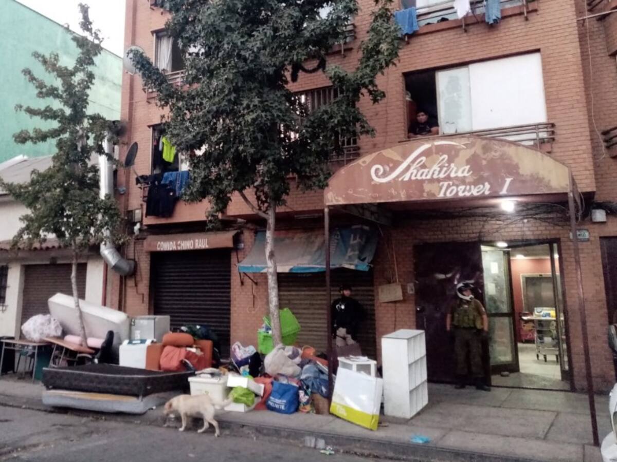 Carabineros desaloja once departamentos tomados en el edificio «Shakira Tower I» en barrio Meiggs