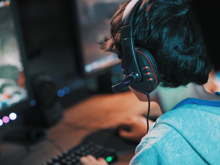 Roblox, Minecraft y juegos online: estos son los peligrosos riesgos que deben conocer los padres