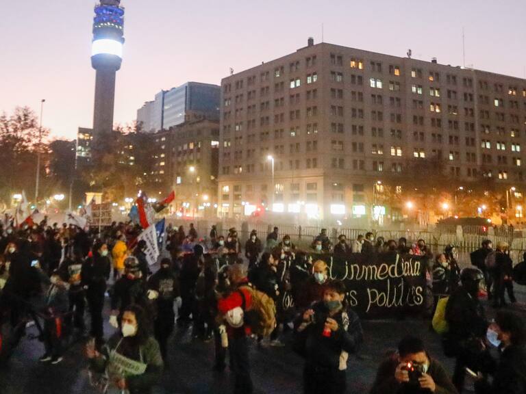 Se registran incidentes en el centro de Santiago tras manifestación por presos del estallido social