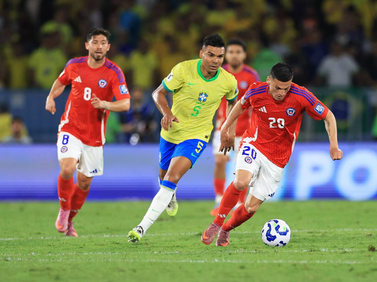 Escandaloso arbitraje contra Chile: el brutal pisotón de Casemiro a Felipe Loyola que no terminó en roja