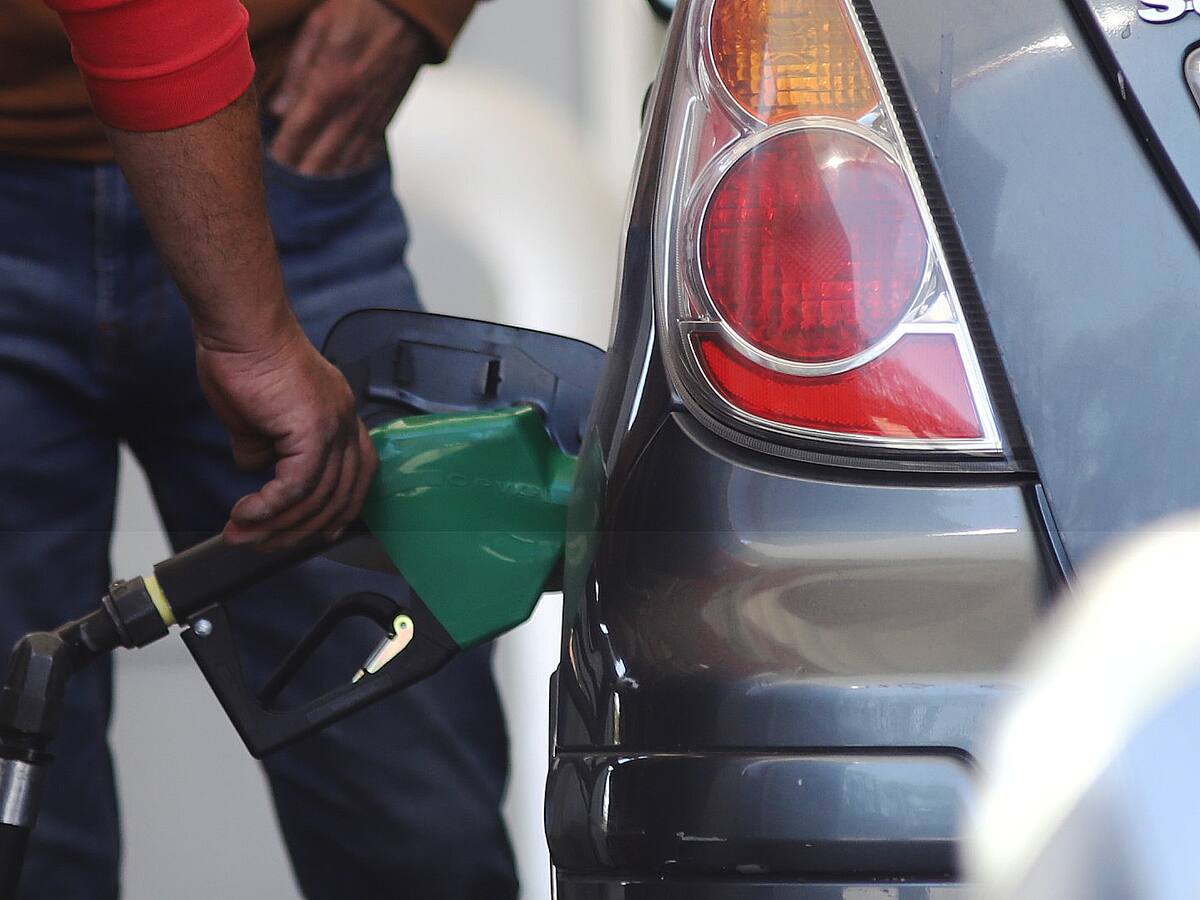 Enap informa nueva baja en el precio de las bencinas desde este jueves: diesel igual registrará nueva caída
