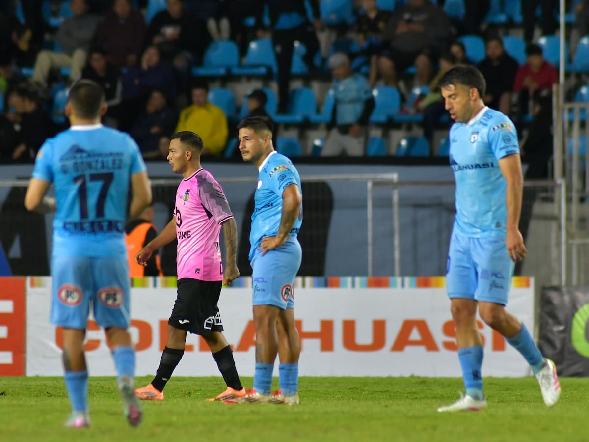 “Dímelo a la cara conch...”: Informe arbitral denuncia graves insultos de jugador de Iquique a sus propios hinchas