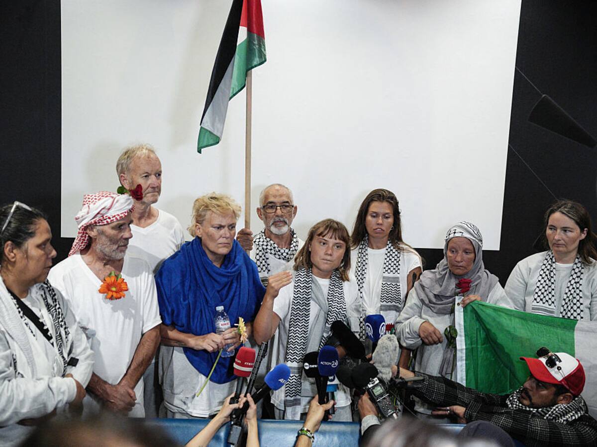 Tras denuncias de torturas y maltratos: Israel deporta a Greta Thunberg y otros 171 activistas de la flotilla hacia Gaza