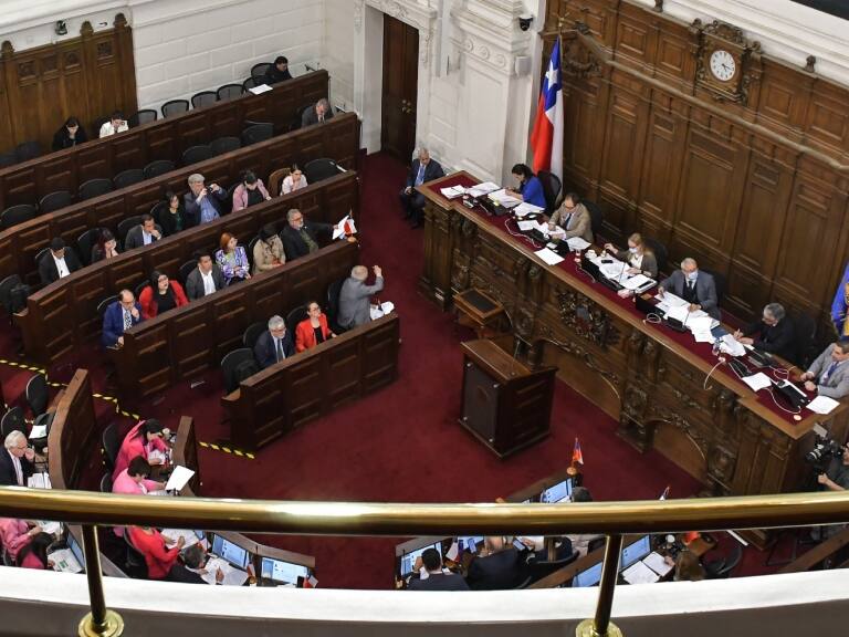 Consejo Constitucional derivará a comisión mixta polémicas normas, tras rechazar observaciones de expertos