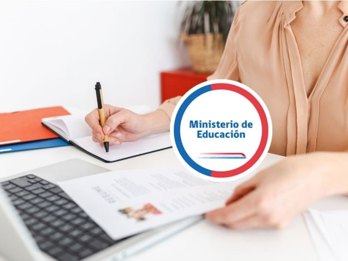 Ministerio de Educación ofrece empleos con sueldos de hasta $3 millones: revisa los cargos y cómo postular