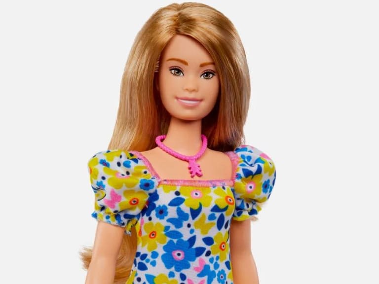 Mattel presenta la primera Barbie con síndrome de Down