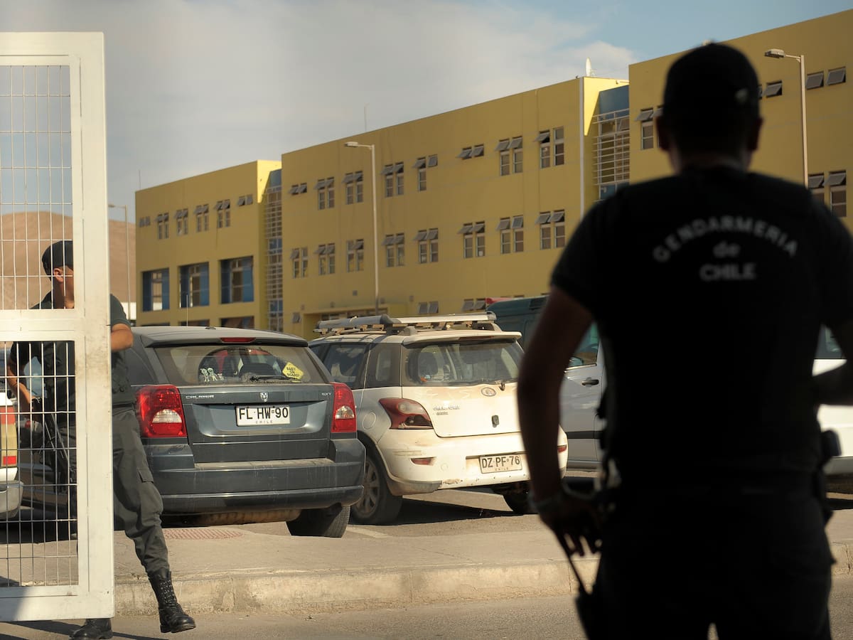 Emergencia por emanación de gas en cárcel de Alto Hospicio generó amplio operativo de Bomberos