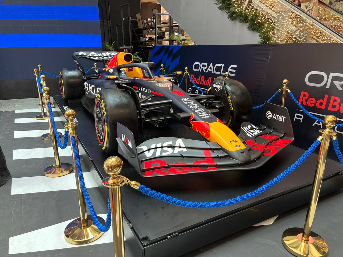 Parte de la historia de la F1, está en Chile: el RB19 de Verstappen y Pérez llega al país para una gran exhibición