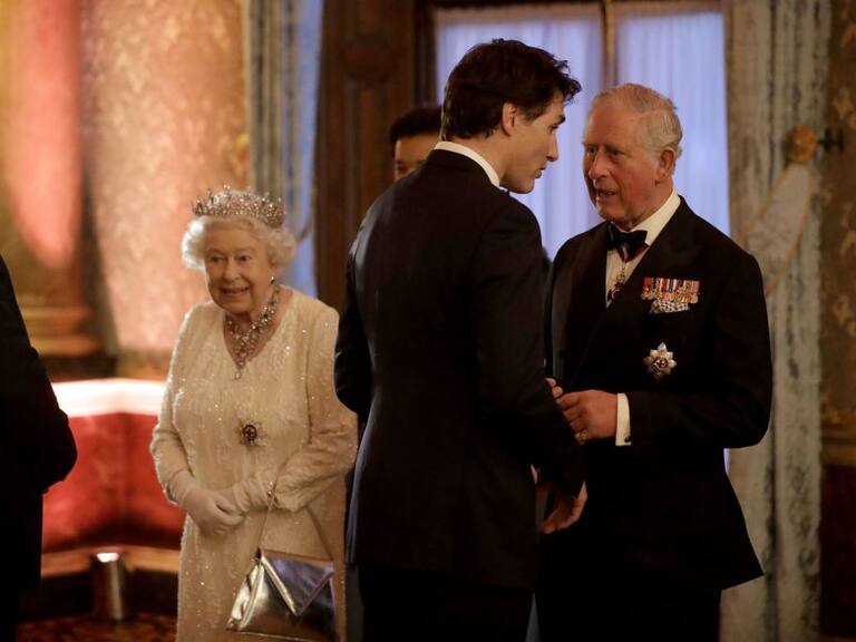 Justin Trudeau reunido con la realeza británica