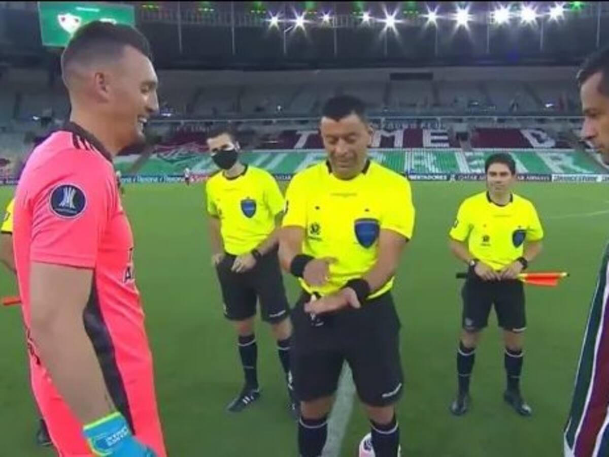 «Este amarillo y azul no le gusta mucho»: La broma de Roberto Tobar a Franco Armani en Copa Libertadores
