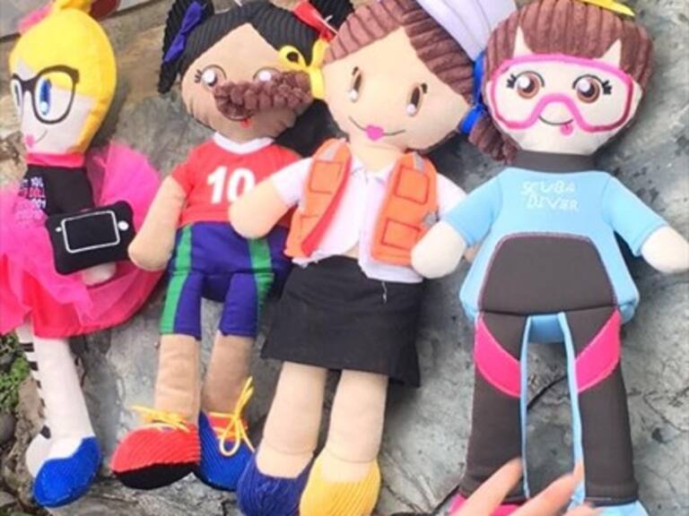 Sábado 1 de julio: Dora Altbir y las emprendedoras de «Dollversity»