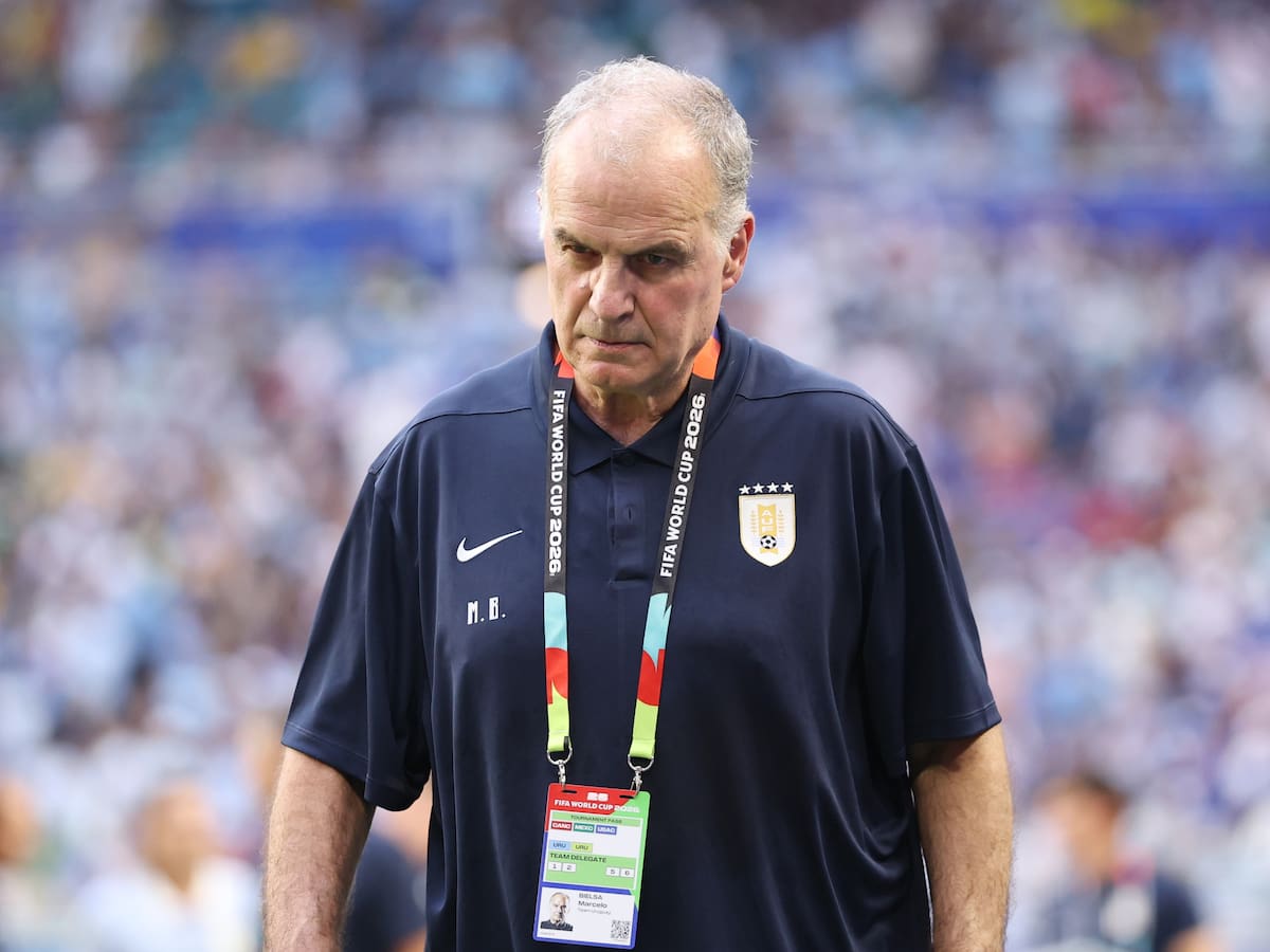 Destrozan a Bielsa tras nuevo traspié de Uruguay en el Mundial: “Es un vendehumo, ¿a quién le ganó?”