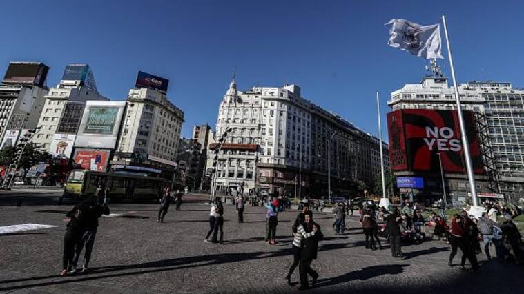Argentina levantó la obligación de usar mascarilla al aire libre