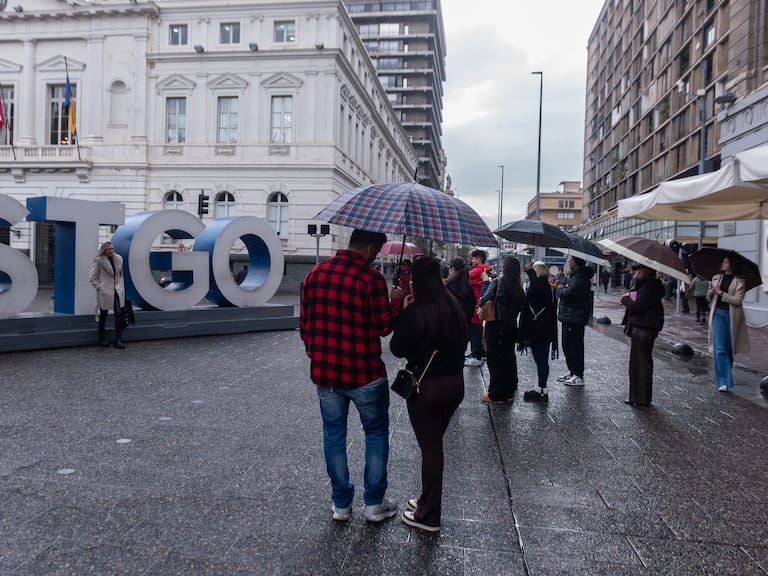Lluvia en Santiago dejará hasta 40 mm en poco tiempo: estos serán los días con mayor cantidad de precipitaciones en la RM