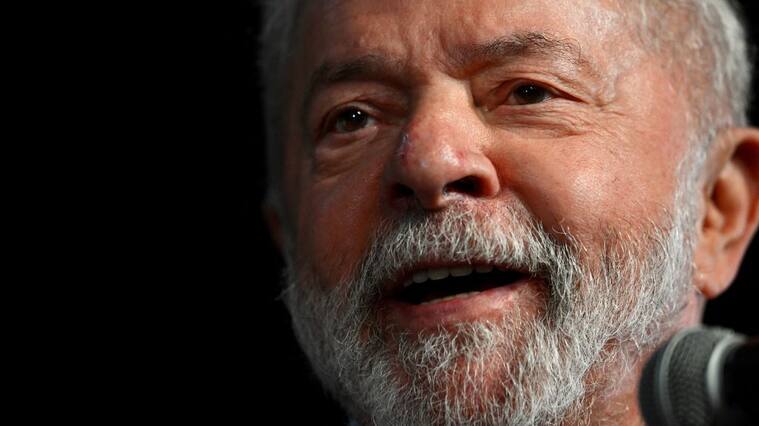 El mandatario electo de Brasil Luiz Inácio Lula Da Silva en un acto