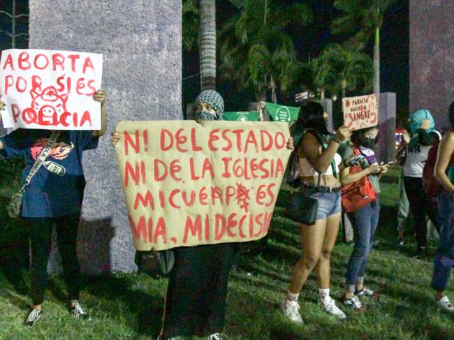 Mexicanas protestan a favor del aborto en Cancún