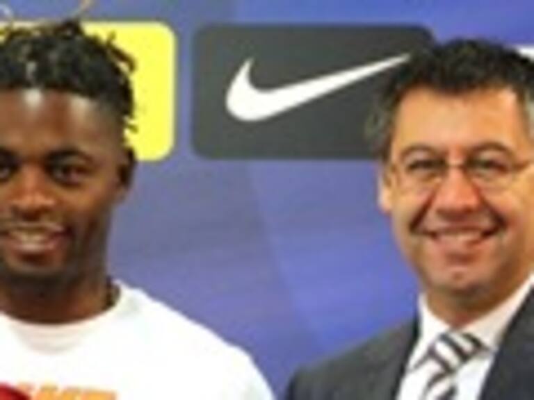 Camerunés Alex Song fue presentado como nuevo refuerzo del FC Barcelona