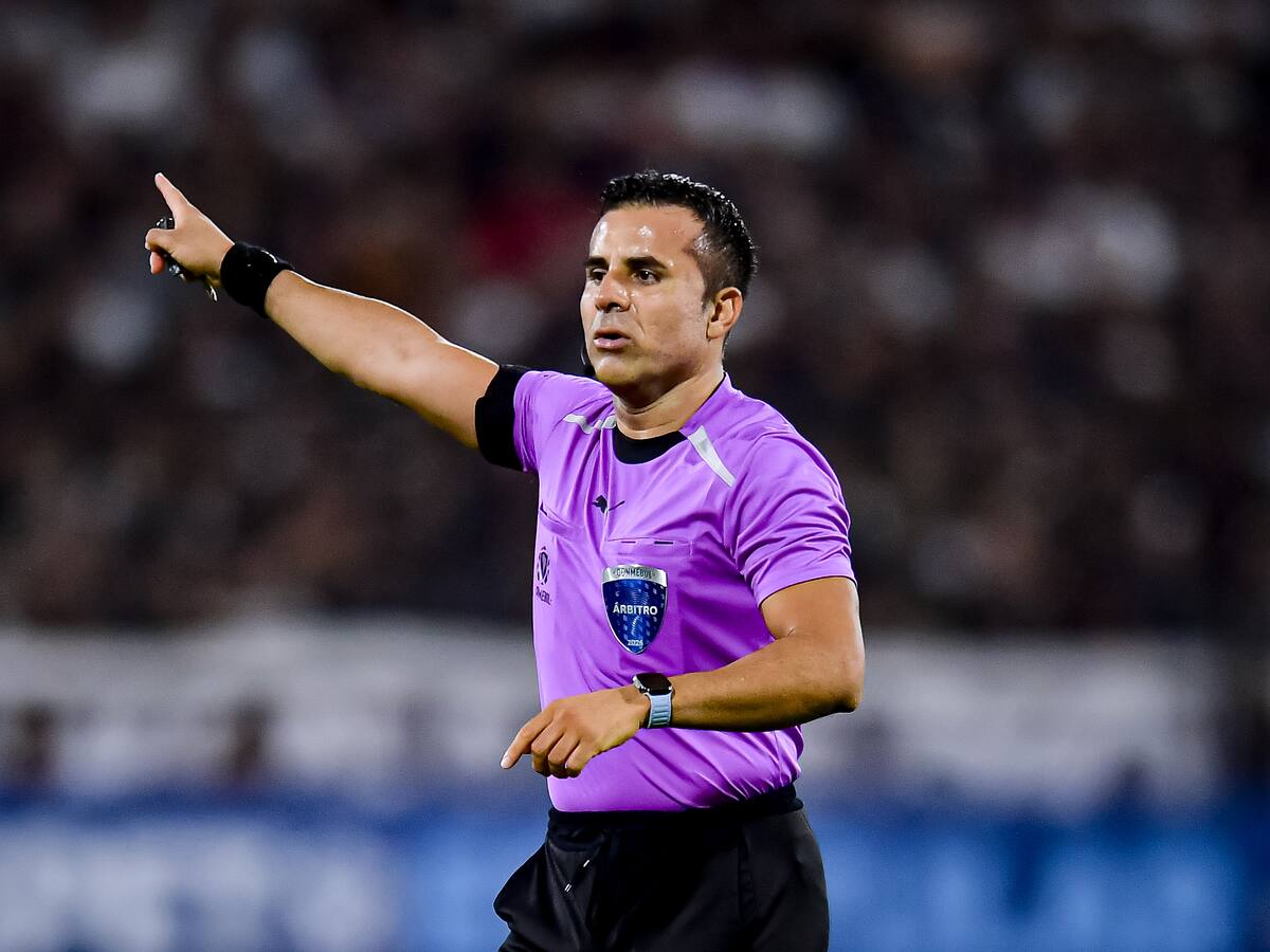 Conmebol libera audios del VAR del polémico penal que cobró Piero Maza en Copa Libertadores: “Imprudente”